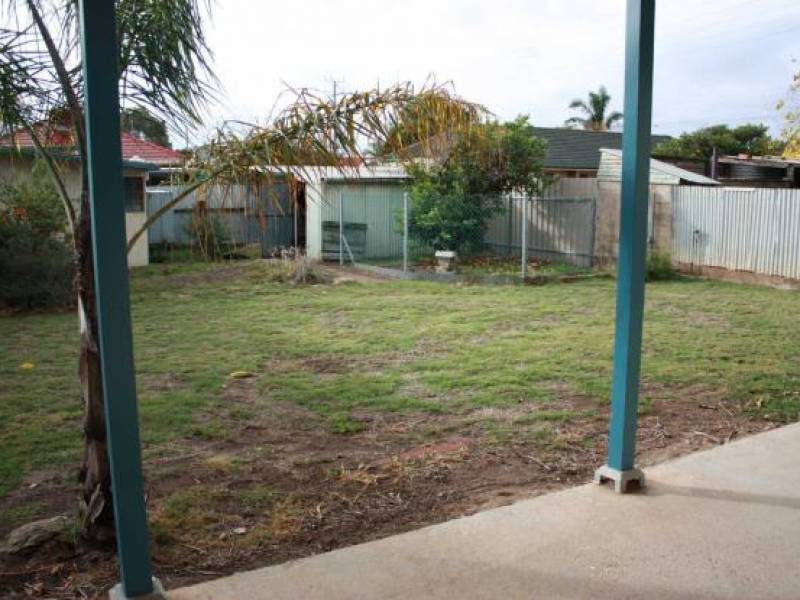 9 Vine Street, TAPEROO, SA 5017 AUS